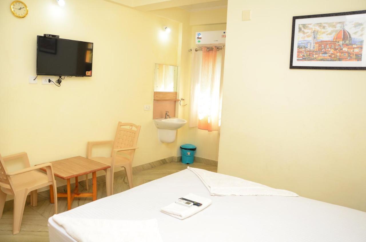 Hari Iyer Residency Hotell Tiruchchendūr Exteriör bild