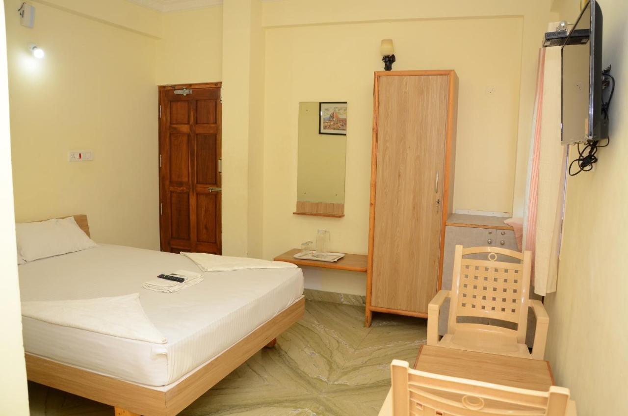 Hari Iyer Residency Hotell Tiruchchendūr Exteriör bild
