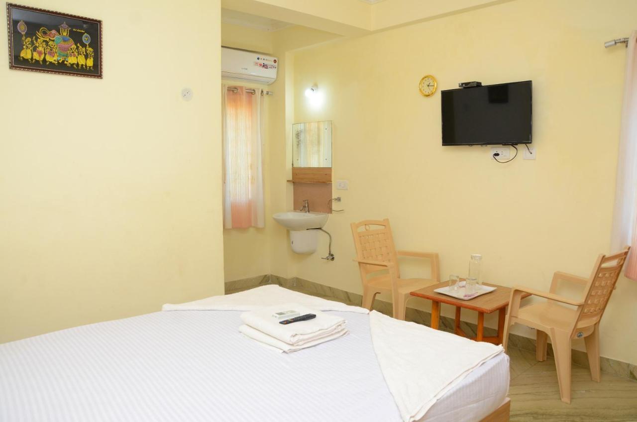 Hari Iyer Residency Hotell Tiruchchendūr Exteriör bild