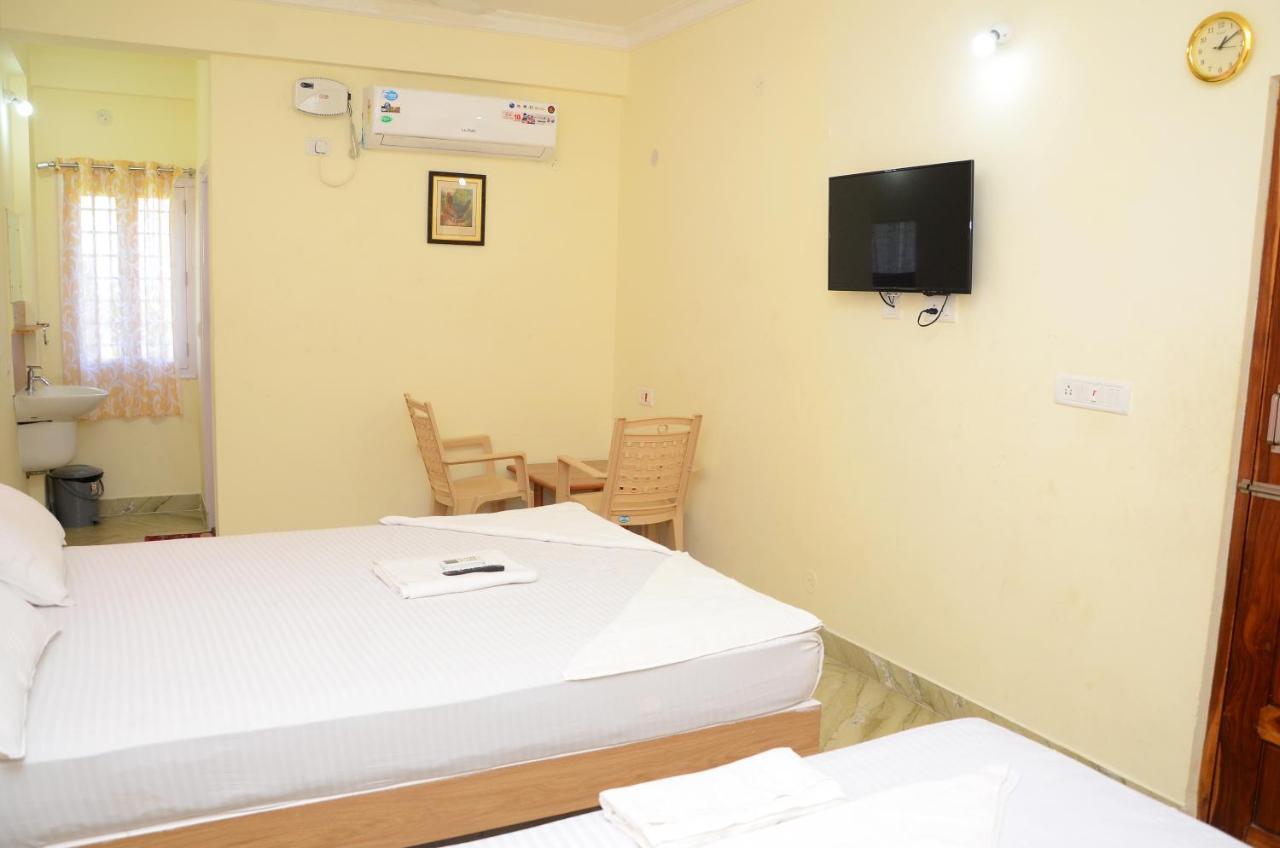 Hari Iyer Residency Hotell Tiruchchendūr Exteriör bild